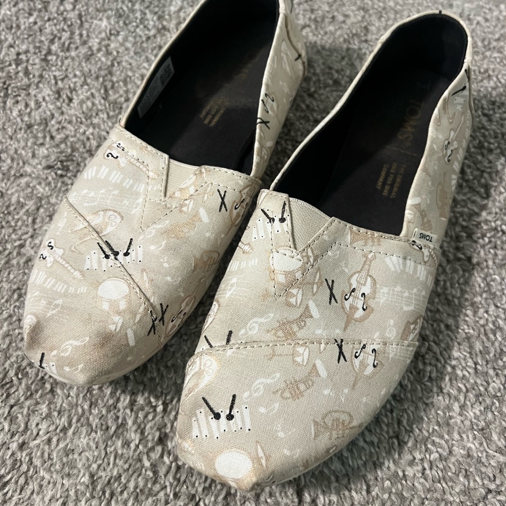 TOMS Music Pattern Flats Sz 7